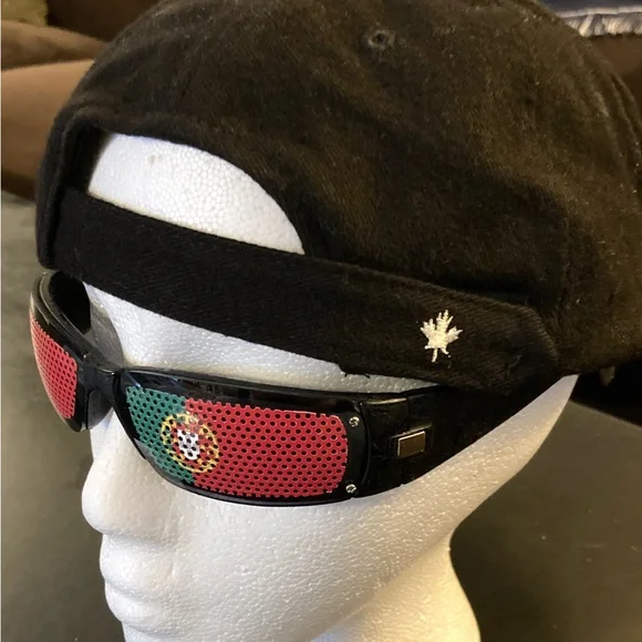 Chablis Cap ‘CANADIAN’ By Serie Graffic - Picture 6 of 12